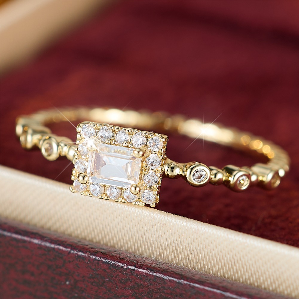 Elegant Rectangular Synthetic Zirconia Ring with Halos